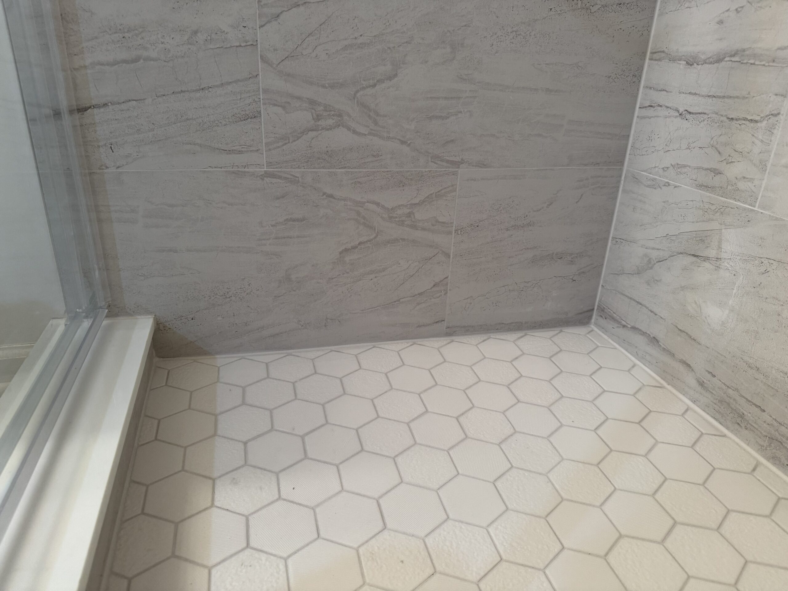 Custom tile detail in bathroom shower in Buffalo Grove IL