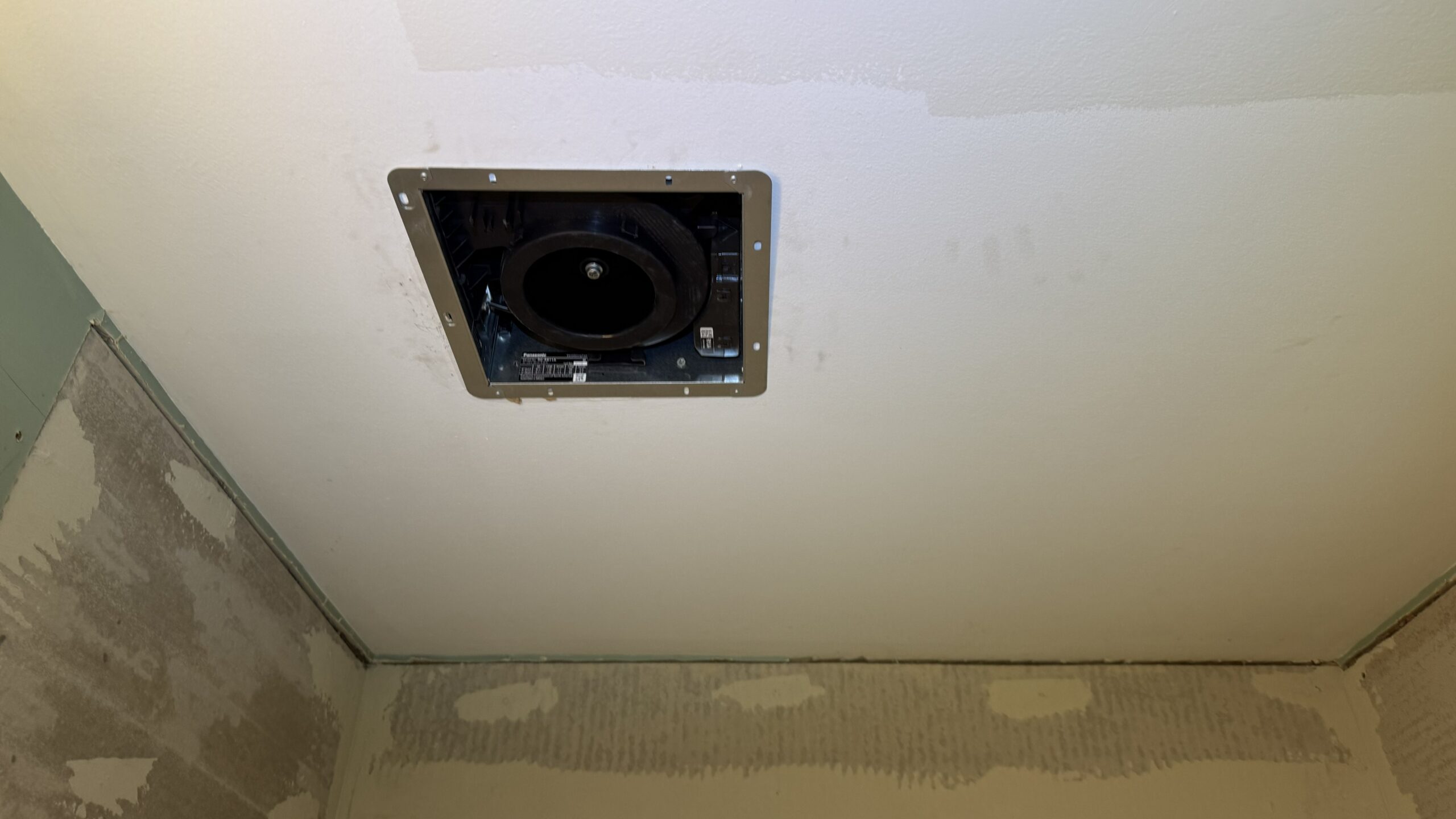 Bathroom electrical and lighting installation in Illinois