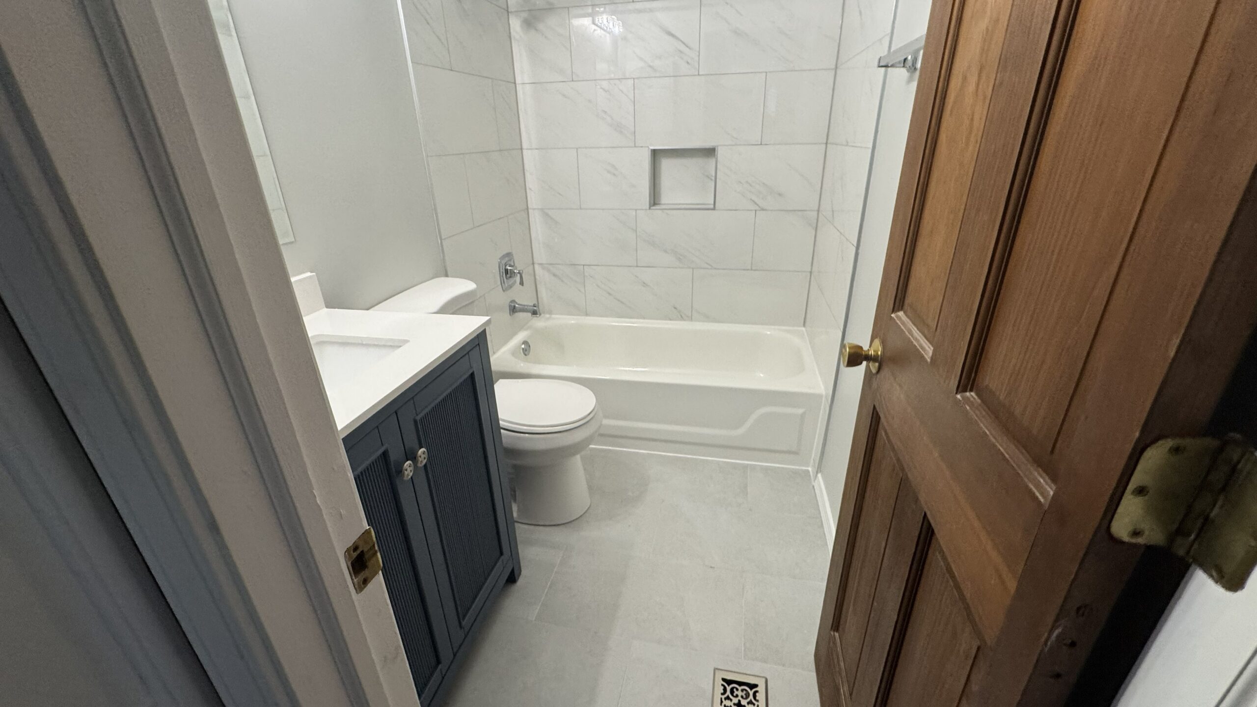 Modern bathroom renovation completed in Hoffman Estates IL