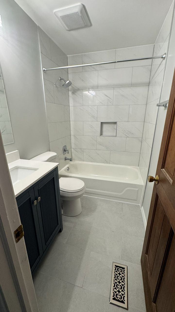 Completed bathroom remodeling in Hoffman Estates IL