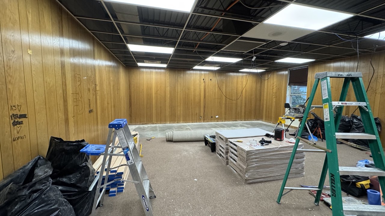 Meeting room before remodeling in Rockdale IL